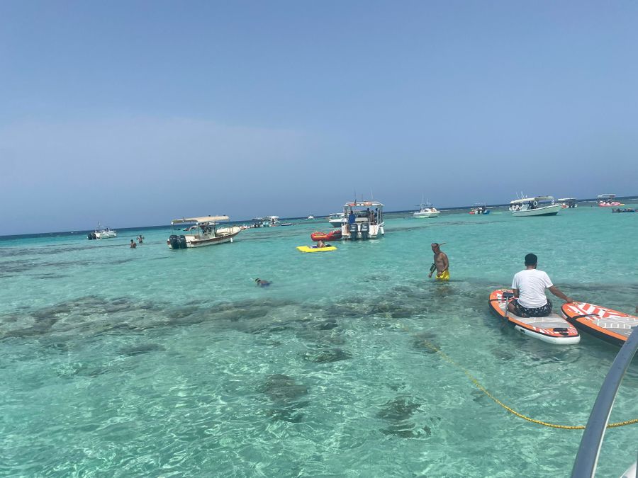 Snorkelling in Bayada Island